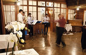Saxophonquartett nonsequence spielt zum Tanz